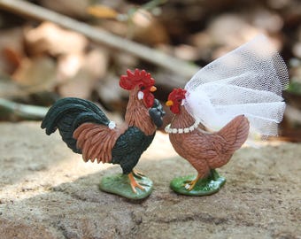 Rooster-Hen-Wedding-Cake Topper-Chicken-Bride-Groom-Farm-Theme-Mr-Mrs-Barn-Rustic-Country-Decoration