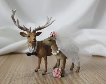 The Hunt is over themed wedding cake topper, Buck and Doe Idea Cake decoration, Deer couple cake topper, The Hunting Idea for wedding