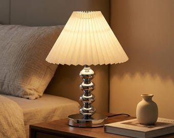 Lampe de table plissée nordique, base en métal chromé, abat-jour en tissu lumière ambiante