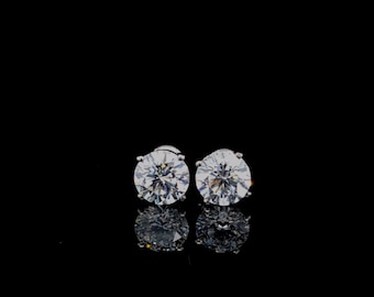 Pendientes de botón con cierre de rosca de oro blanco de 14 quilates, con diamante cultivado en laboratorio certificado por IGI de 6,02 quilates.