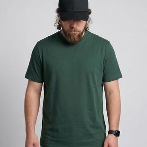 Premium T-Shirt *am Bauch etwas länger Blanko-Shirt , 185 g/m2 100% Bio-Baumwolle, clean, Basic, blanco, Rohling, mit Nackenbranding