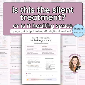 Puede incluir: Un juego de tres tazas de cerámica con acabado moteado y mate. Las tazas son de color crema, gris claro y gris oscuro. Cada taza tiene un diseño simple y minimalista.