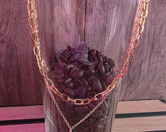 Naszyjnik z jadeitu wypełnionego złotem – minimalistyczna biżuteria na co dzień