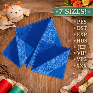 Könnte beinhalten: Drei blaue, gesteppte Untersetzer mit diagonalen Streifen und gestickten Wirbeln werden auf einer Holzoberfläche präsentiert. Der Text "7 SIZES!" ist sichtbar, zusammen mit verschiedenen Abkürzungen für Stickdateiformate.