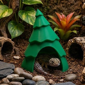 Christmas Tree Reptile Hide | Festive Terrarium Decor & Cave for Geckos, Snakes, and Invertebrates | Pet-Safe PETG