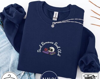 Sudadera bordada del club de lectura de romance oscuro, club de lectura moralmente ambiguo, regalo para amantes de los libros, sudadera Booktok, cuello redondo bordado