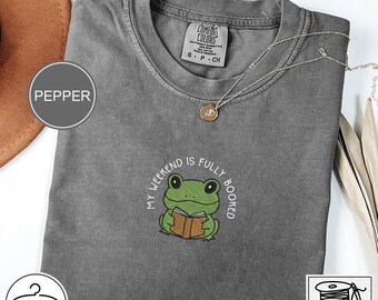 Mi fin de semana está completo. Camiseta bordada, linda camisa de colores cómodos para amantes de los libros, regalos para amantes de los libros.