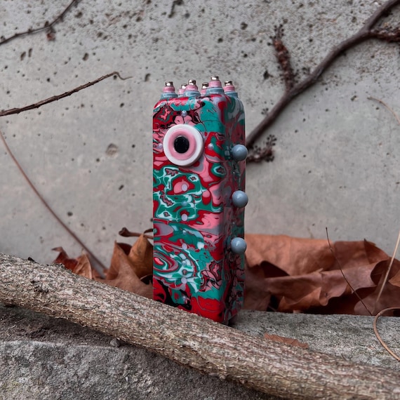 Polymer Clay Sculpture | Red & Teal Marbled Tower Creature, One Pink Eye, 12 cm | One of a Kind | Bloup 0317