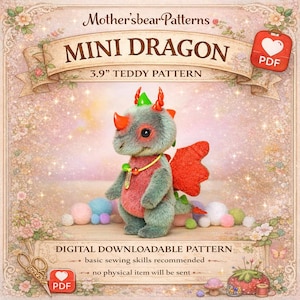 Könnte beinhalten: Ein Mini-Drachen-Teddy-Muster, etwa 9,9 cm groß, in Rot- und Grüntönen. Der Drache hat rote Hörner und Flügel sowie eine Halskette. Das Bild enthält den Text "Mother'sbear Patterns" und "MINI DRAGON".