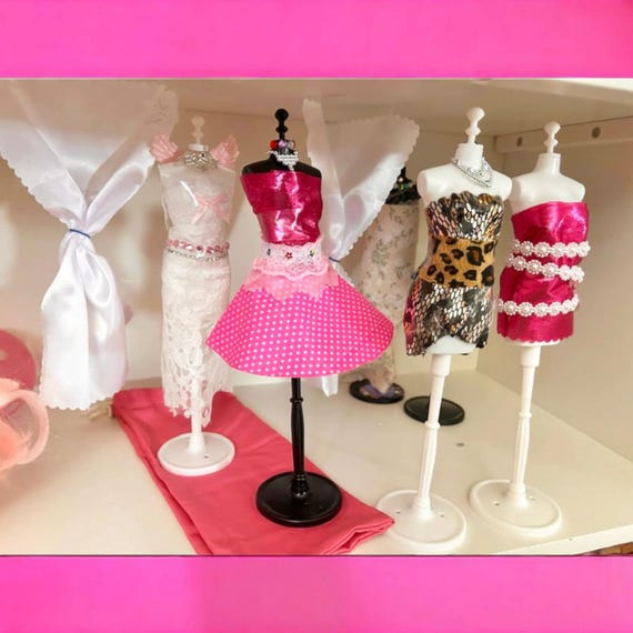 doll dress design kit 700+Pcs Fashion Designer Kit for Girls, DIY Arts & Crafts Kit with 4 Mannequins, Doll Clothes Making Sewing Kit Toys for Age 6-12