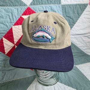 Gorro de pana para hombre, color verde y azul marino, con cierre de velcro y correa ajustable, ideal para la pesca del salmón en Alaska.