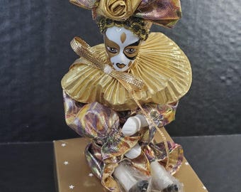 VTG Perrot Accents Mardi Gras Harlequin Porcelain Jester Clown Girl Doll Gold