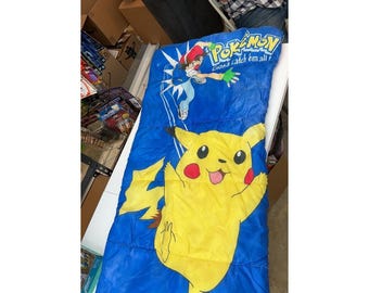 8C-1998 POKEMON Gotta Catch 'Em All-slaapzak Pikachu & Ash 55" x 27" - LEZEN
