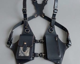 Bolsa de arnés de pecho de cuero negro para hombres y mujeres, chaleco arnés utilitario con bolsillos, bolsa corporal ajustable, arnés de pecho de moda para festivales,