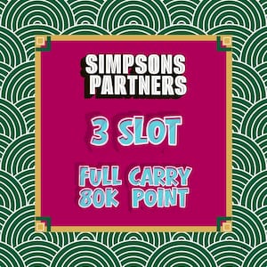 Könnte beinhalten: Eine quadratische Grafik mit magentafarbenem Zentrum und goldenem Rand vor einem dunkelgrünen Hintergrund mit weißen konzentrischen Halbkreisen. Der Text lautet SIMPSONS PARTNERS, 3 SLOT, FULL CARRY und 80K POINT in weißer und hellblauer Schrift.