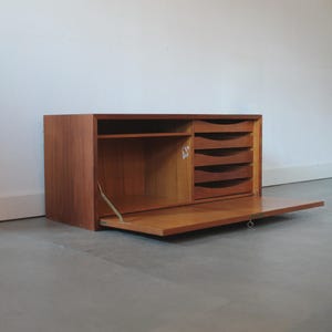 Élément mural en teck Royal System