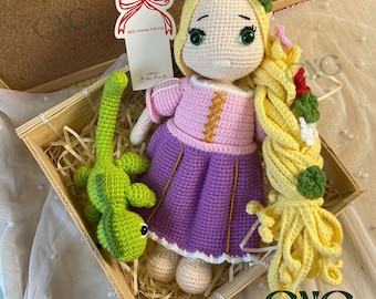 11.8" Crochet Long Hair Princess with Lizard Amigurumi Gift Set