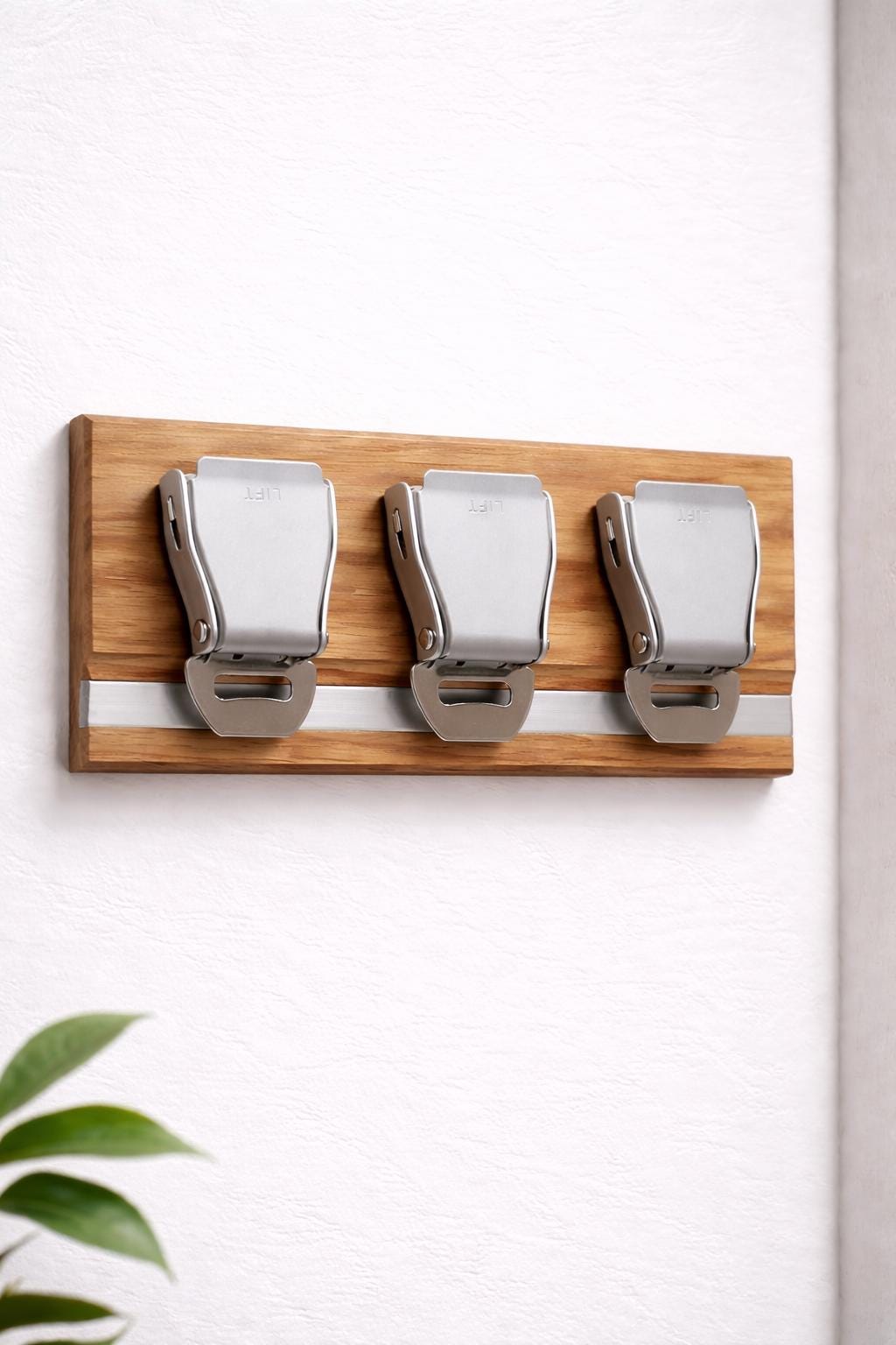 Key Rack With 3 Airplane Buckles, Gift, Aviation, Pilot, Travel - Etsy UK