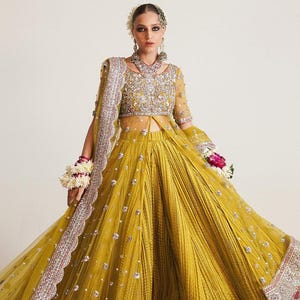 mayo dress design Pakistani Mayo Dress