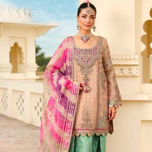 Peach pink Embroidered mehndi salwar kameez Pakistani indian wedding guest outfit