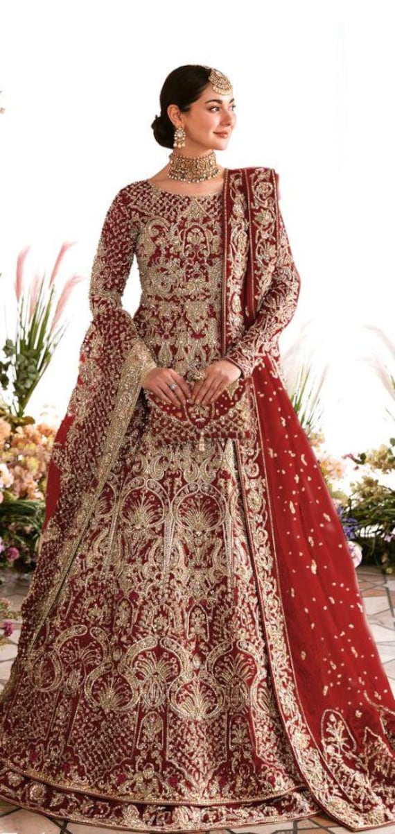 Latest Red pishwas pakisatni indian wedding nikkah barat navatri guest outfit