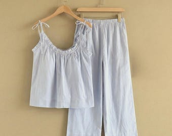 Chique pyjama van katoenen gaas voor dames - zoete ruches, zomercomfort, jeugdige stijl