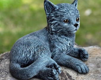 Concrete Sitting Cat Figurine Stone Kitten Sculpture Animal Themed Garden Statue Lying Black Feline Outdoor Yard Decor Pet Ornament Gift