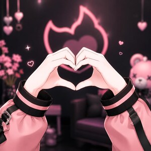 Puede incluir: Una chaqueta rosa claro con pu&ntilde;os y correas negras, que muestra un gesto con las manos en forma de coraz&oacute;n en el centro. El dise&ntilde;o incluye un icono de coraz&oacute;n rosa brillante en el fondo, peque&ntilde;os s&iacute;mbolos de coraz&oacute;n flotantes y un oso rosa.