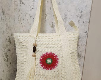Witte gehaakte draagtas, boho schoudertas met franjes, grote zomerse strandtas, handgemaakte bohemian dameshandtas, vakantietas
