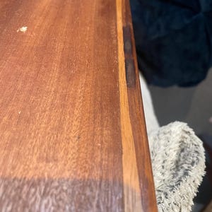 Endast utdragbar bordsskiva i massiv mahogny