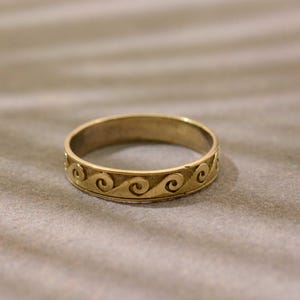 Gold Ocean Wave Band Ring, Minimalist Sea Scroll Ring, Dainty Nautical Jewelry, Eternal Wave Gift