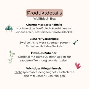 May include: A white tin box product information card with text in German. It lists features including a bamboo lid, two side metal clasps for secure closure, optional bamboo dividers for food separation, and cleaning instructions for hand washing only.