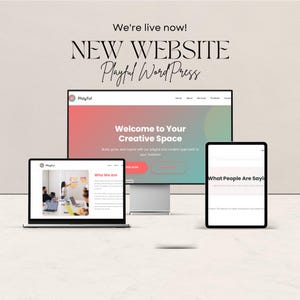 Può includere: Una tazza di ceramica bianca con manico nero e la scritta "But first, coffee" in stile scritto a mano. La tazza è su una superficie bianca. Per bevande calde.