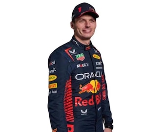 2023 Red Bull Spezialanfertigung – Max Verstappen F1 Fan Gear (Duty Paid USA)