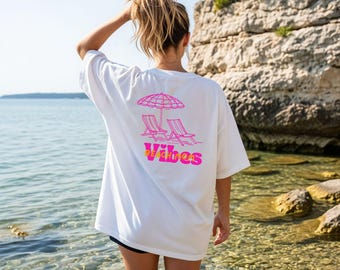 Beach Mom Vibes T-Shirt – Summer Vacation Tee - Coastal Vibes - Sommer Shirt für Urlaub & Strand