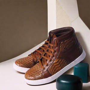 Python Sneakers |  Handgefertigte Schuhe, Statement Schuhe
