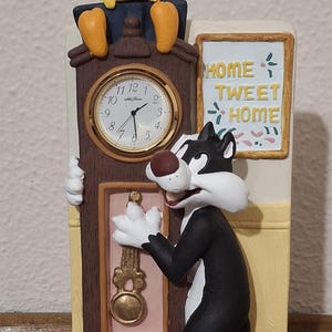 Sylvester and Tweety Clock - Etsy