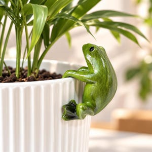 Vaso a forma di rana verde, simpatico ornamento da appendere al bordo | Finitura lucida, decorazione per mensole da interno