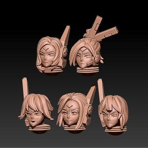 Peut inclure: Un ensemble de cinq têtes miniatures en plastique brun clair non peint, présentant diverses coiffures de style anime et expressions faciales. Chaque tête comprend un accessoire mécanique ou une antenne et un joint de cou circulaire.