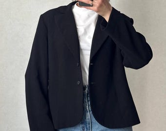 Vintage Schwarzer Blazer von Allison | Minimalistische 90er Jahre Strukturjacke | Klassische Einreiher Bürokleidung | Größe 42/16 | Hergestellt in Cypern
