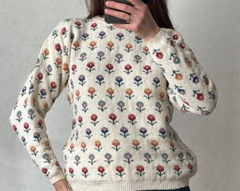 Seltener Vintage 90er Jahre Tulchan geblümter Baumwollpullover / All Over Blumen Print Strickpullover / Pastellfarbene Cottagecore Ästhetik / Größe M