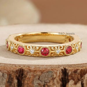 Anillo de boda vintage de oro con rubí y moissanita, anillo apilable para aniversario.