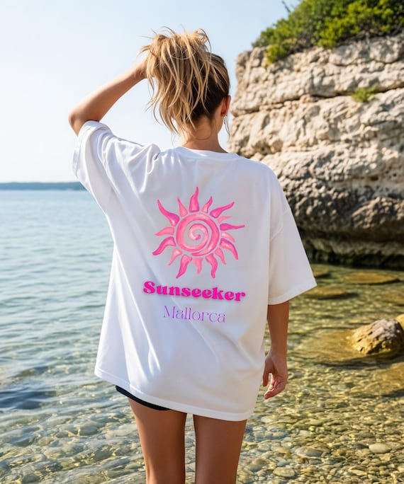 Sunseeker Shirt, Personalisierbar mit Urlaubsort, Urlaub, Strand, Summer, Sonne, Beach Vibes T-Shirt, Pink, individuell, Sonnenschein