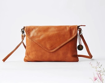 Personalized Full-Grain Leather Crossbody Bag – Luxury Envelope Shoulder Bag