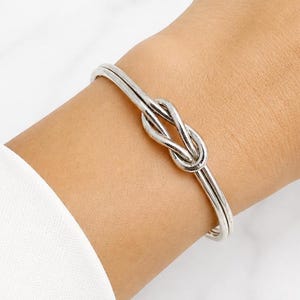 Handgjort sterlingsilver, fint minimalistiskt knutarmband, boho-armband, fint armbandssmycke, silver 925, justerbart armband...