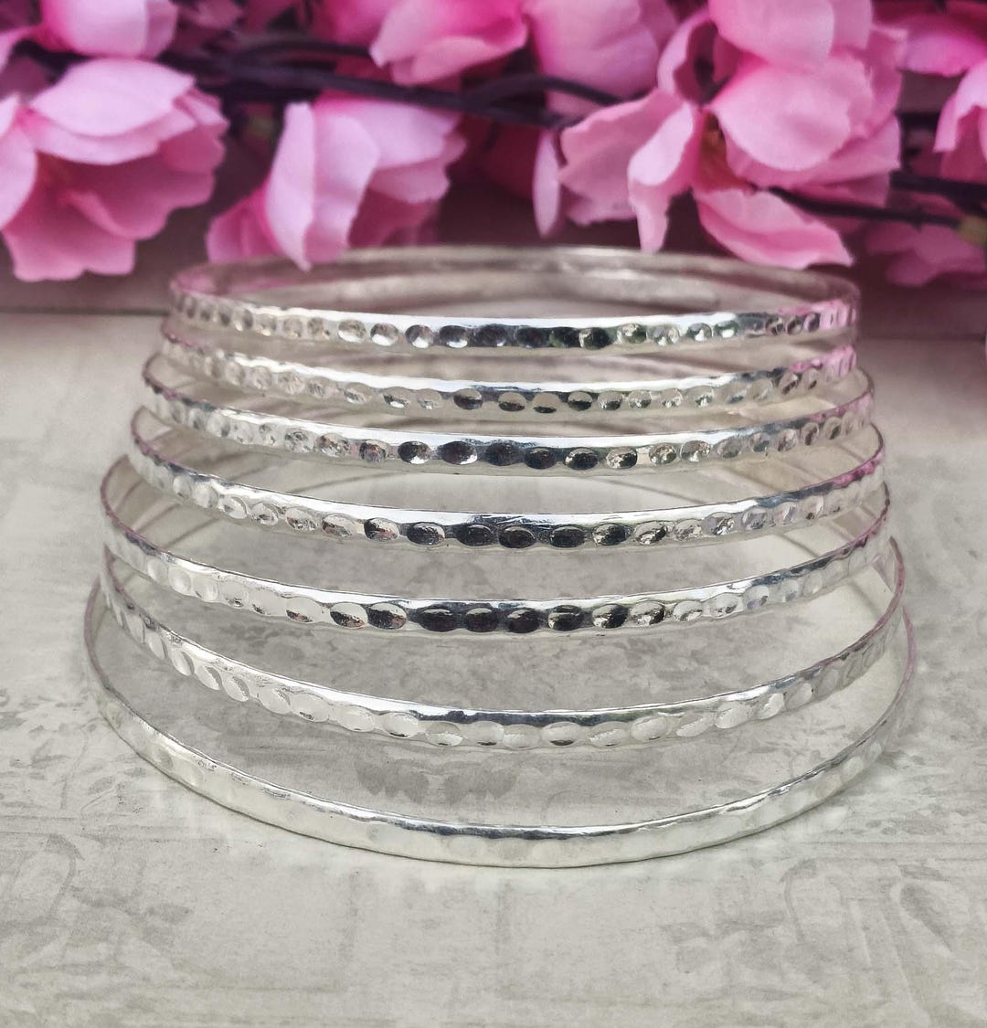 Stacking Bangles Set of 7 Hammered Silver Stacking Bangles, Textured Minimalist Silver ...