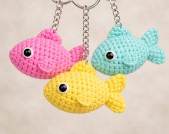 Llavero de pez de ganchillo hecho a mano / Amuleto marino Amigurumi, accesorio para bolso / DESCARGA PDF /