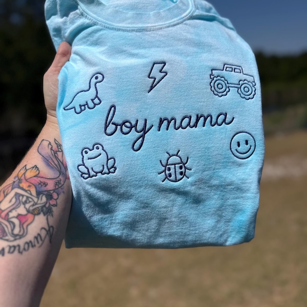 Boy mama| boy mom shirt| trendy tshirt