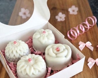 Mother’s Day Cake Bites - Set of 4 Floral White Chocolate Gems - Vanilla & Carrot Cake - Gourmet Handcrafted Gift Box for Mom -Cake Truffles