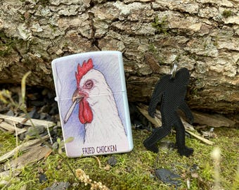 Pollo che fuma un accendino con portachiavi Sasquatch